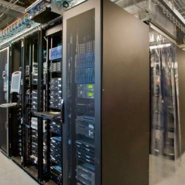 https://cool-tec.co.uk/wp-content/uploads/2021/01/Dorset-business-server-room-370x370.jpg